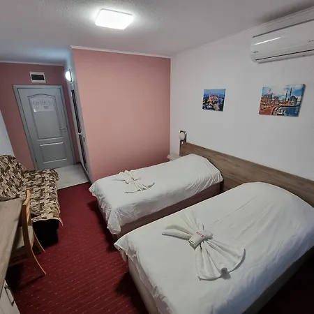 Nays Szálloda 2*